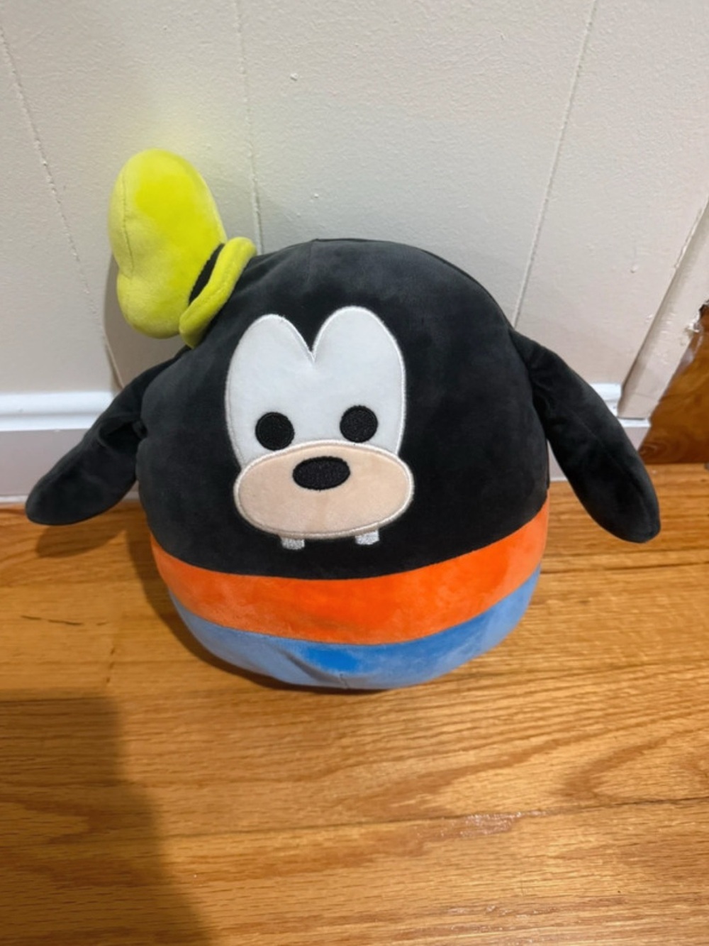 Squishmallow x Disney Goofy plush